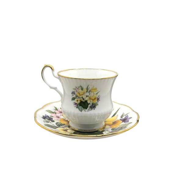 Queens Fine Bone China Floral Tea Cup & Saucer Set With Gold Trim - Picture 7 of 11